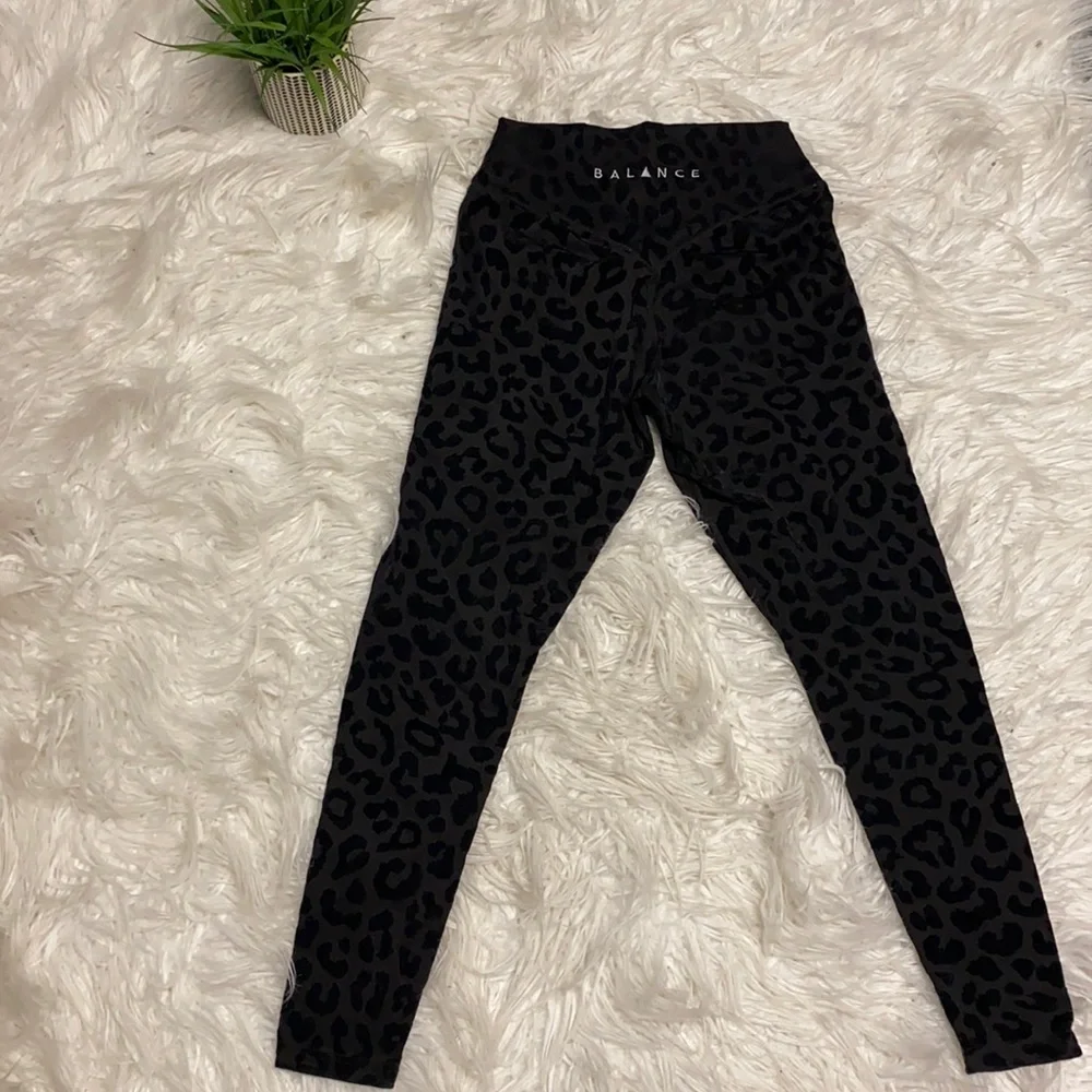 Balance Athletica Leggings - Picture 1 of 11